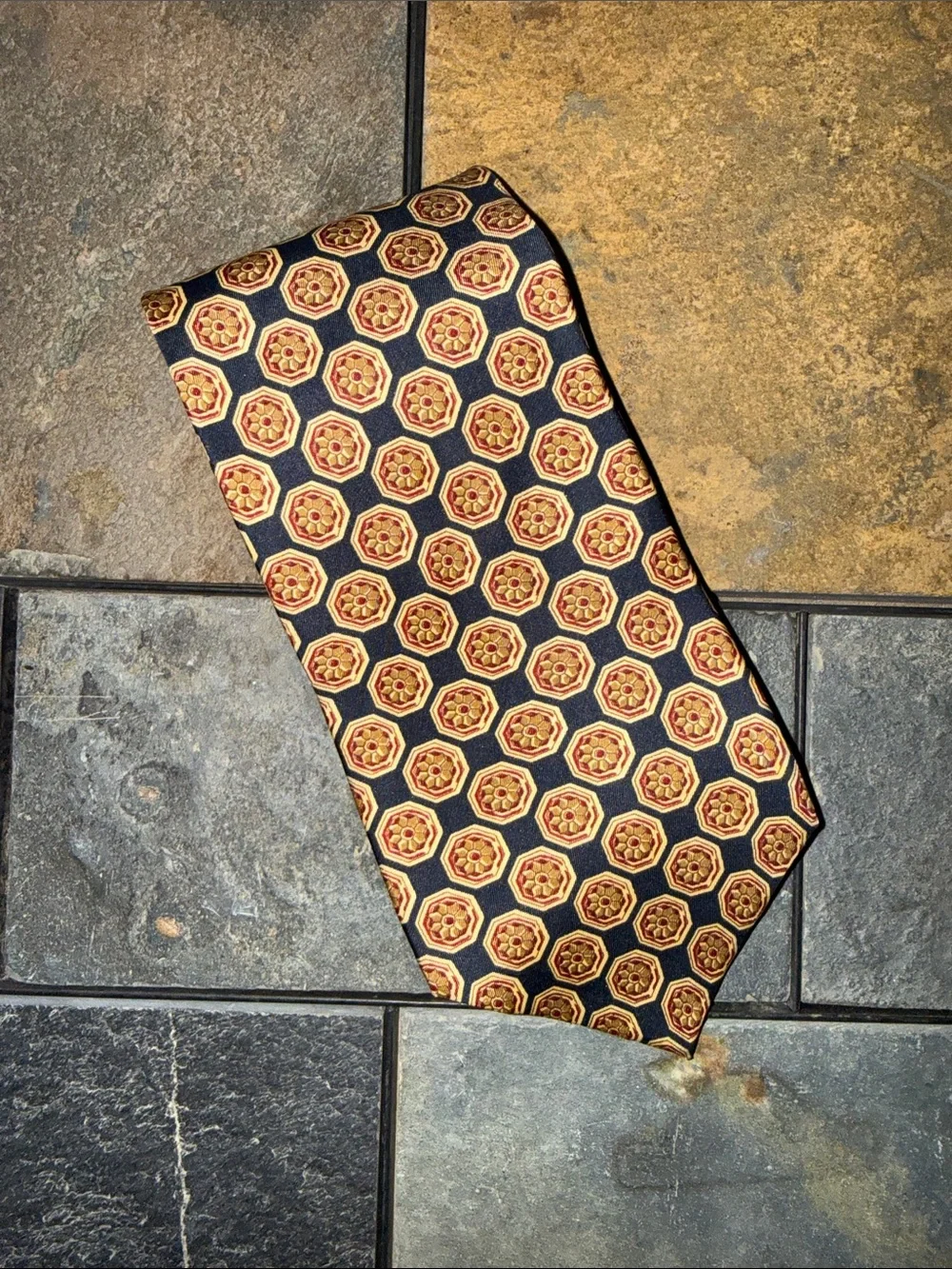 Banana Republic Mens Silk Tie Navy Blue Gold Medallion Geometric Made in Italy